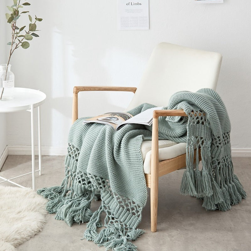 Hand-woven tassel knitted blanket