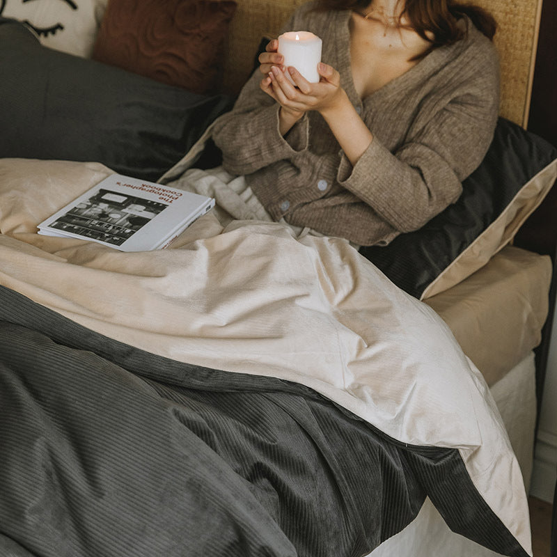 Juego de cama de cuatro piezas de vellón de leche de invierno