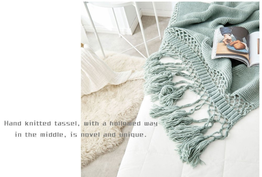 Hand-woven tassel knitted blanket