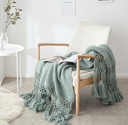 Hand-woven tassel knitted blanket