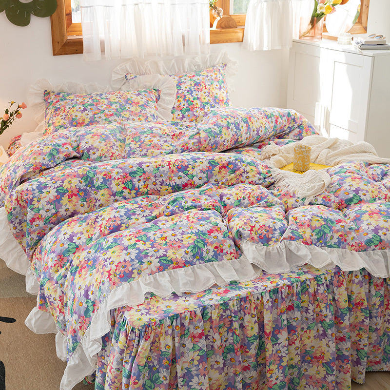 Juego de cuatro piezas de falda de cama con diseño floral pequeño, versión coreana