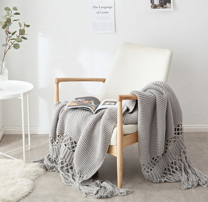 Hand-woven tassel knitted blanket