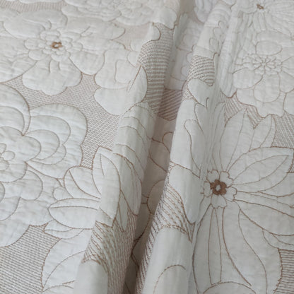 Juego de funda de cama de tres piezas con bordado de camelia en blanco puro y beige de algodón grueso