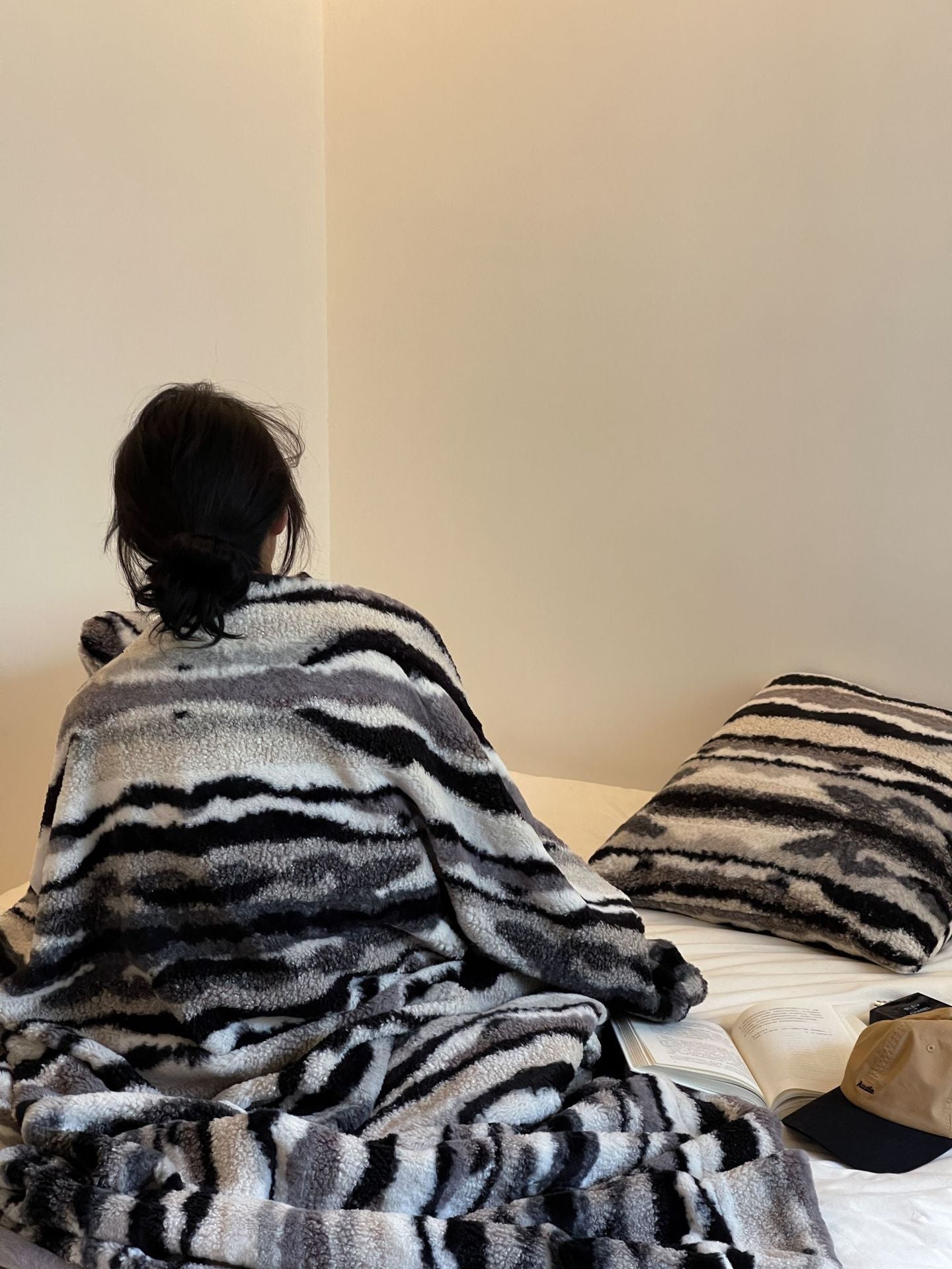 Tie-dyed Zebra Stripes Single Nap Blanket