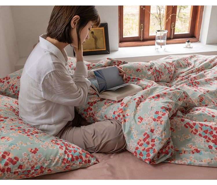 Parure de lit quatre pièces avec housse de couette et drap de lit de style pastoral à petites fleurs rétro