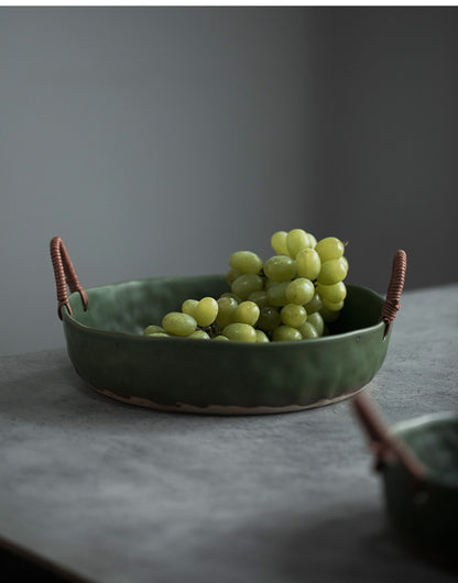 Vaisselle créative en céramique avec poignée en rotin et assiette à fruits