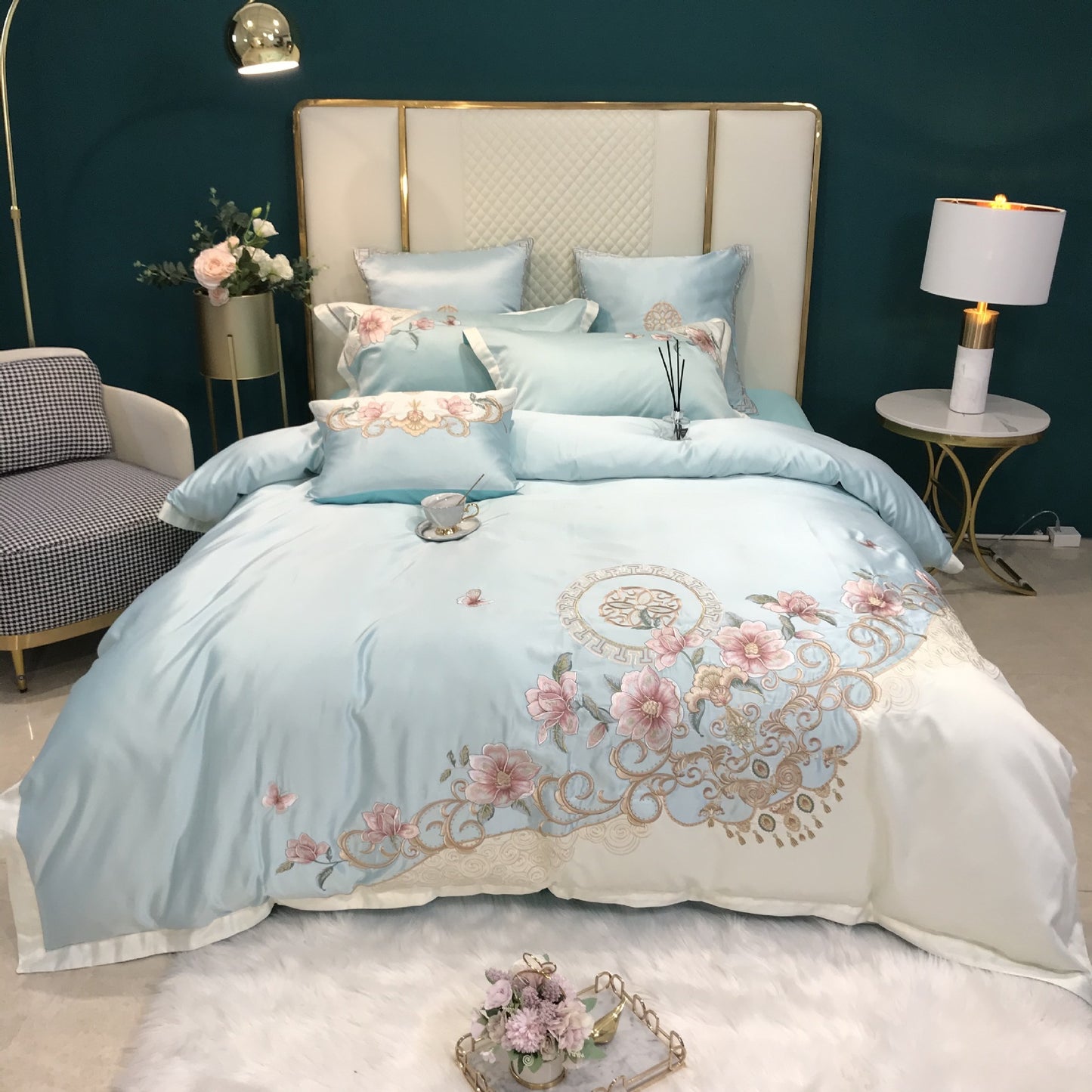 Housse de couette brodée en coton à blocage de couleurs en quatre pièces pour lit