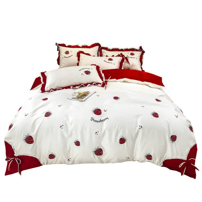 Juego de cama de algodón de cuatro piezas con bordado de fresas, funda de edredón de seda