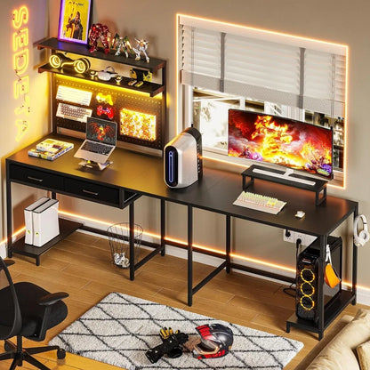 Bureau de jeu en L avec lumières LED, panneau perforé et tiroirs avec clapier, ordinateur avec support pour moniteur, étagères de rangement, table de jeu