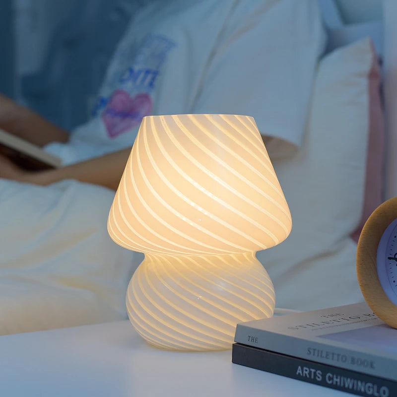 Lámpara LED de vidrio creativa Ins para mesita de noche de dormitorio, luz de noche con forma de hongo esmerilado a rayas, decoración sencilla, linda y translúcida