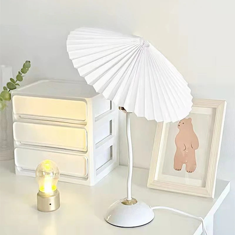 Nordic LED Table Lamp Bedroom Living Room Bedside Retro Bar Coffee Dining Desktop Decoration Night Light Desk Lamps