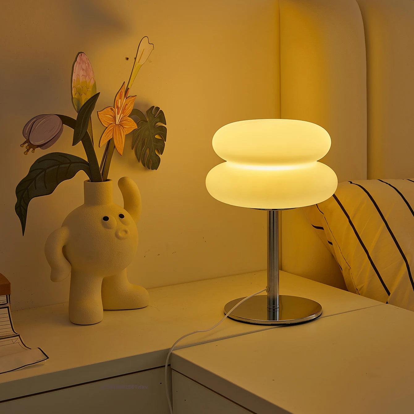 Bauhaus retro table lamp bedroom bedside living room Nordic mushroom lamp 9-level brightness dimming ambient light