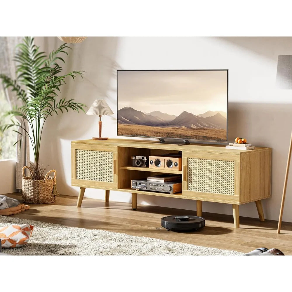 Mueble de TV con 4 orificios para cables, patas de madera maciza, consola de TV de ratán con 2 gabinetes, centro de entretenimiento con estante ajustable