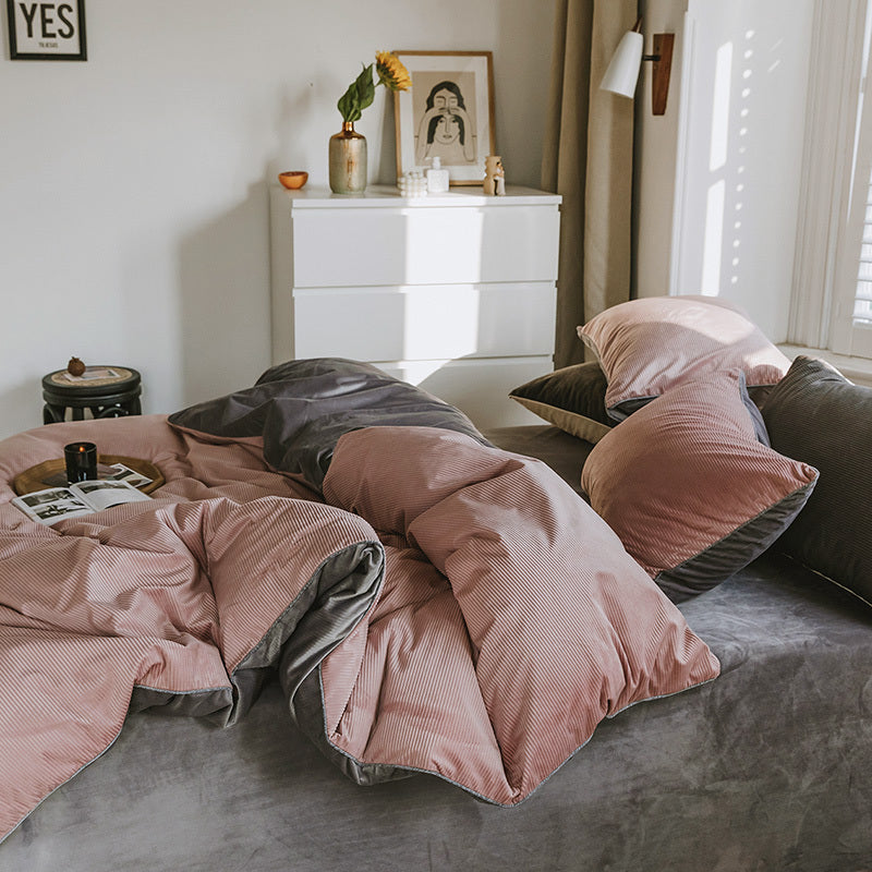 Juego de cama de cuatro piezas de vellón de leche de invierno