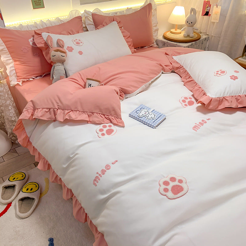 Juego de cama de cuatro piezas estilo princesa con corazones para niña